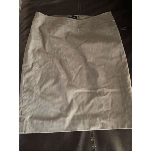 The Limited Pencil Skirt Gray Size 2 NWT - Picture 2 of 10